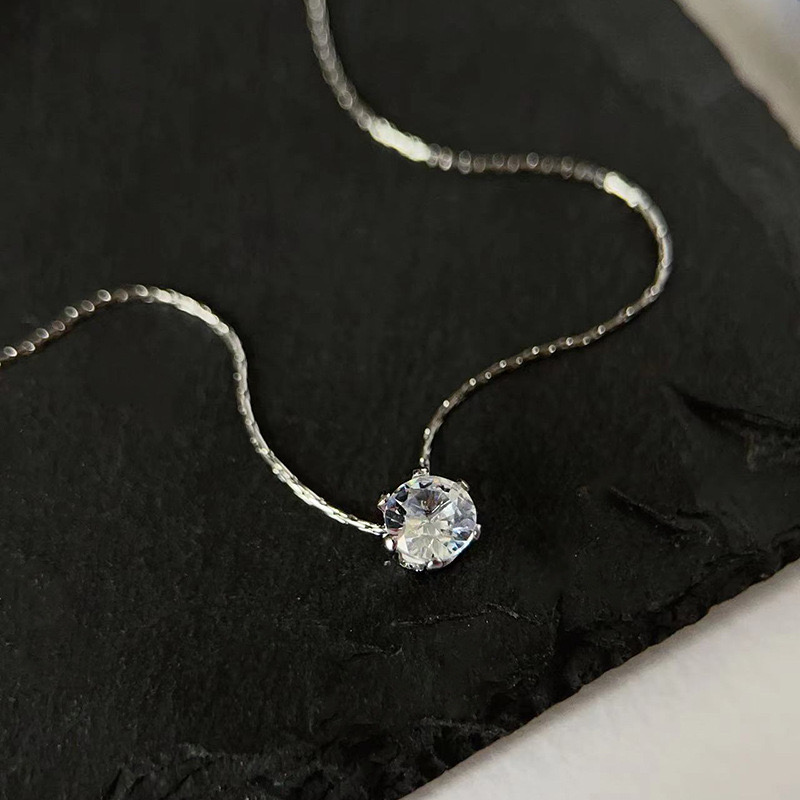 Luxe Shine Solitaire Necklace