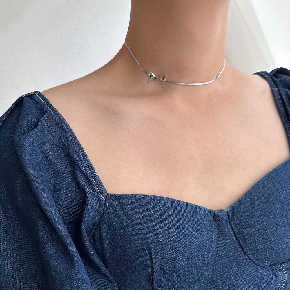 Bow Choker